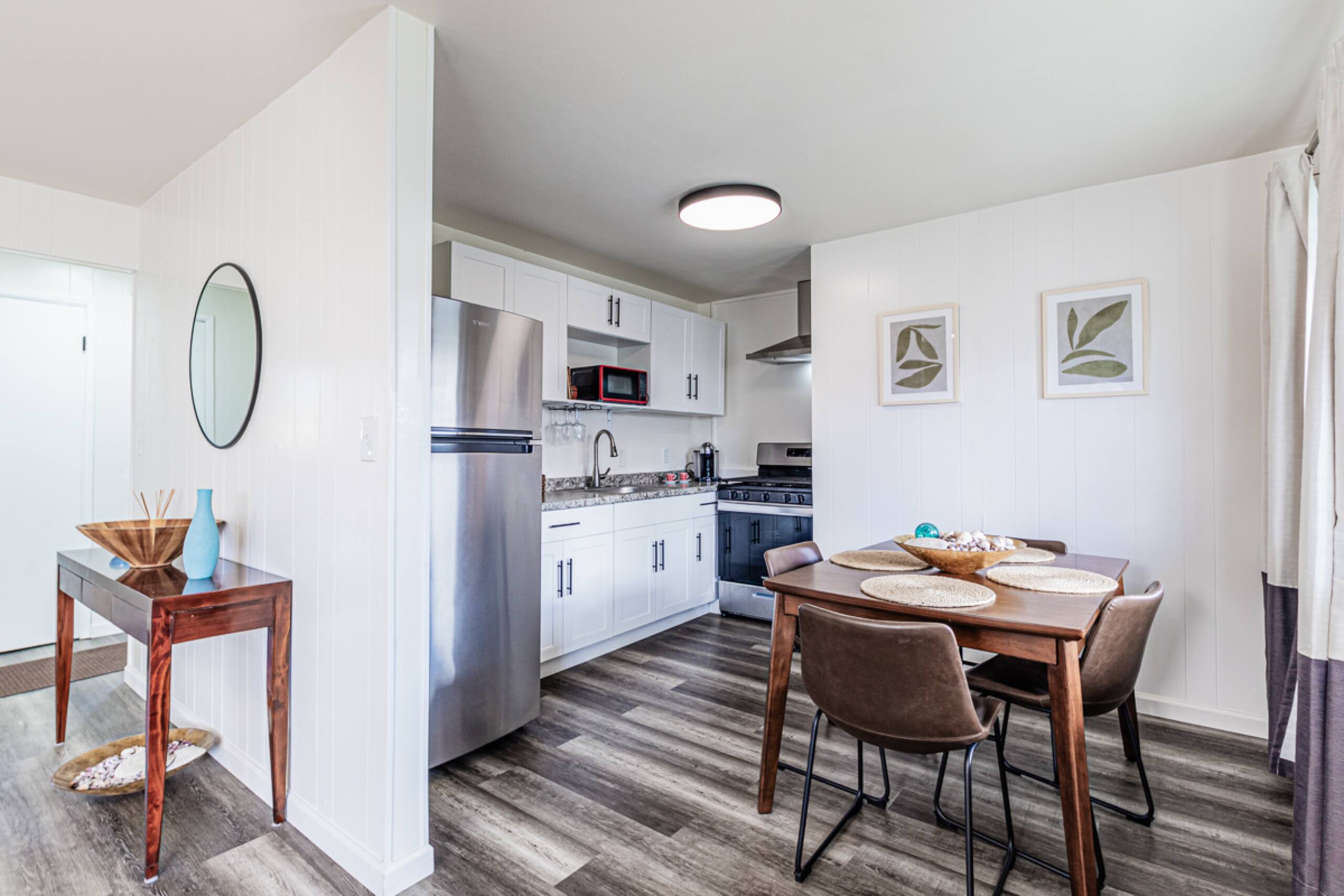 Condo in Hilo · ★4.8 · 2 bedrooms · 2 beds · 1 shared bath - Image 11