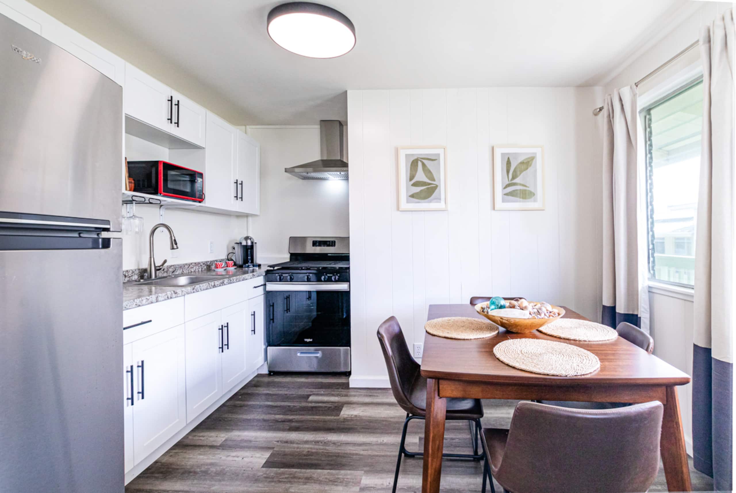 Condo in Hilo · ★4.8 · 2 bedrooms · 2 beds · 1 shared bath - Image 15
