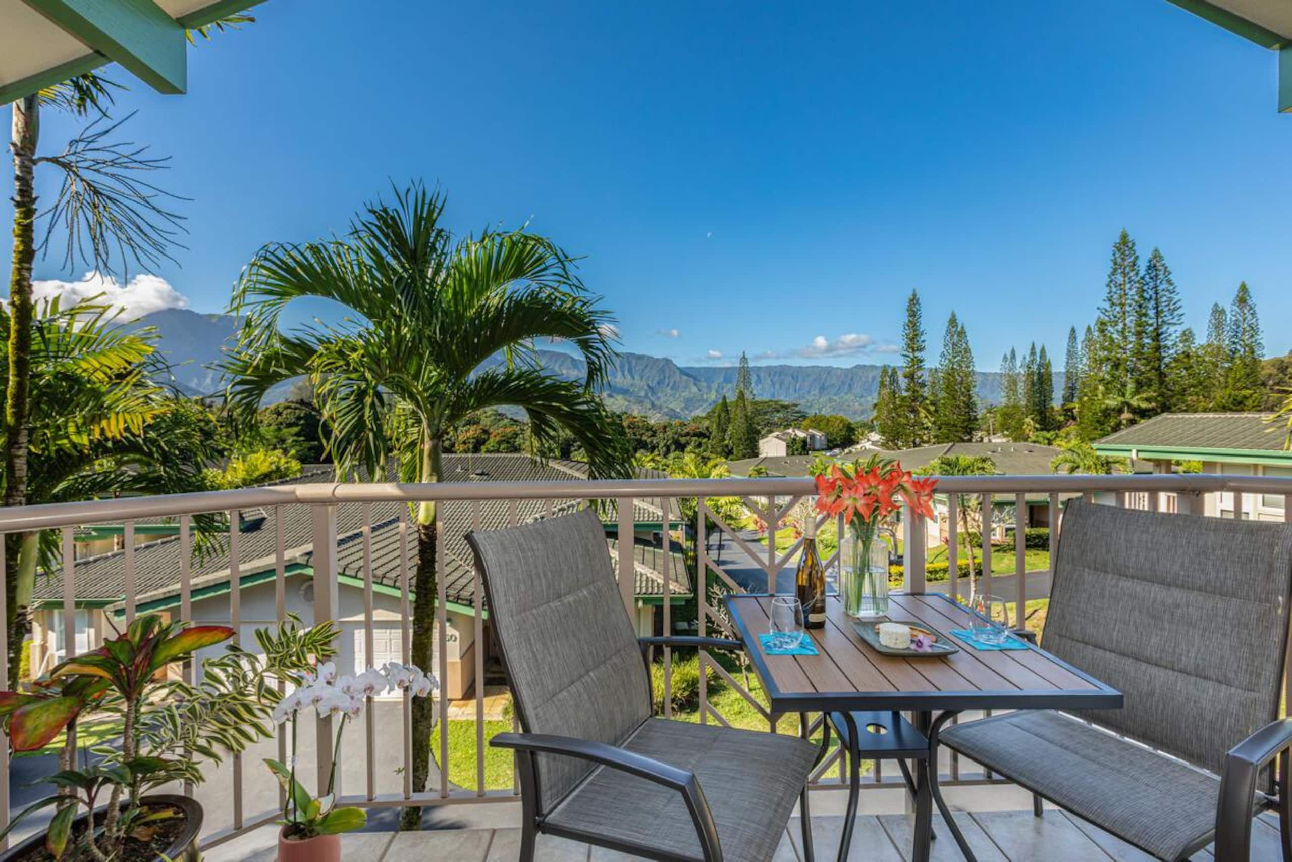 Condo in Princeville · ★4.94 · 3 bedrooms · 3 beds · 3 baths - Image 11