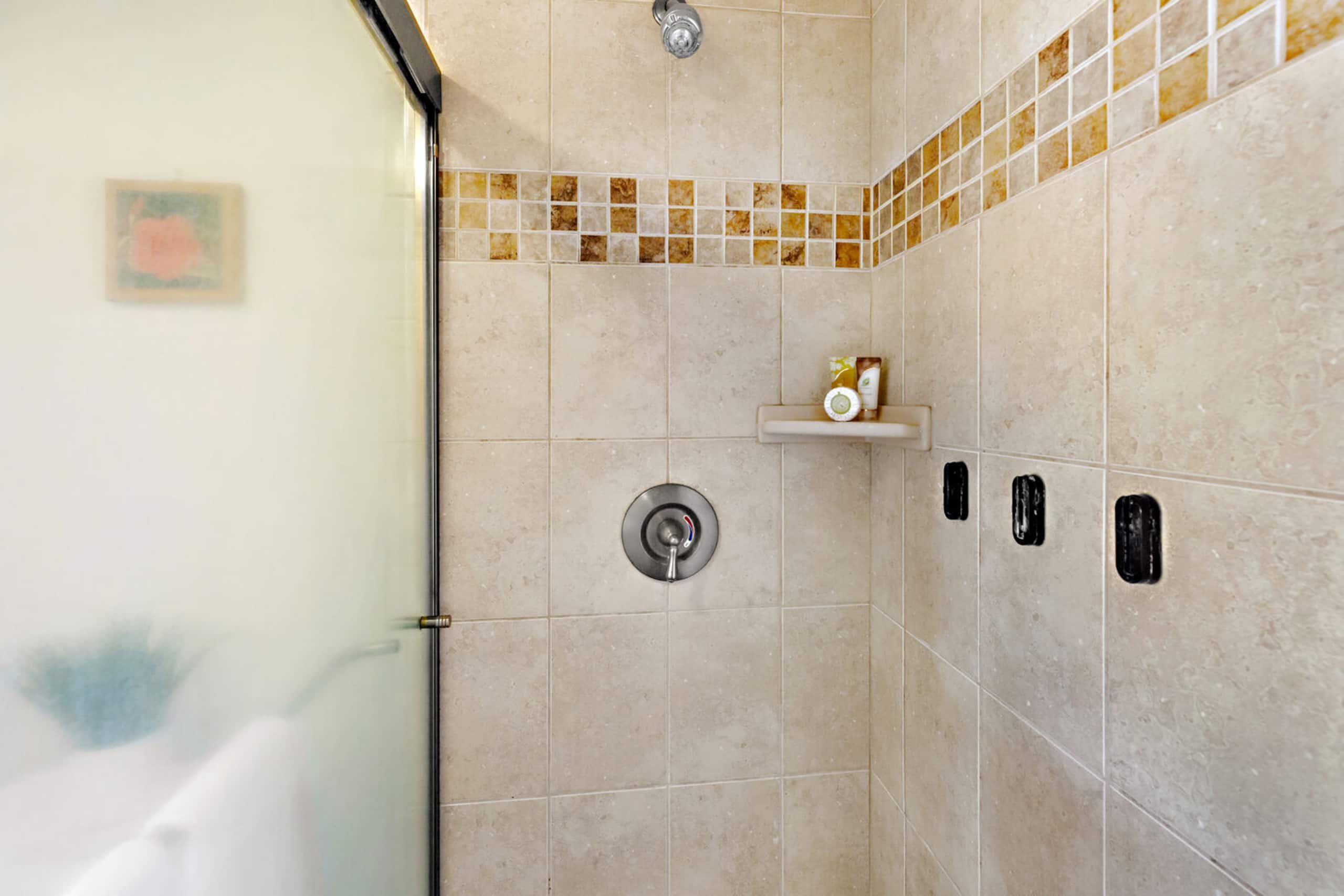 Condo in Kihei · ★4.75 · Studio · 2 beds · 1 bath - Image 9