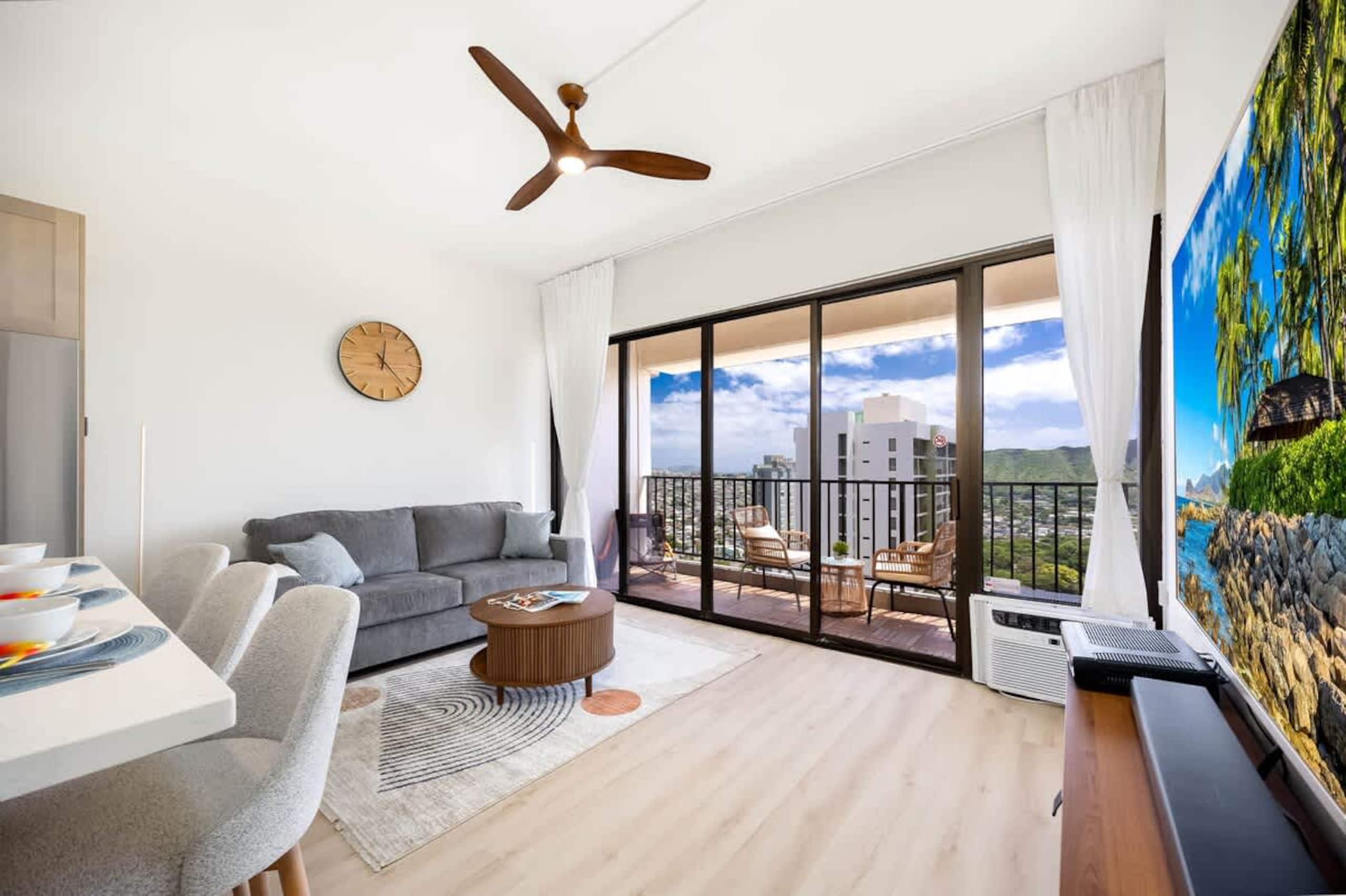 Breezy 1BR w/ ocean, mountain & city views - Image 5