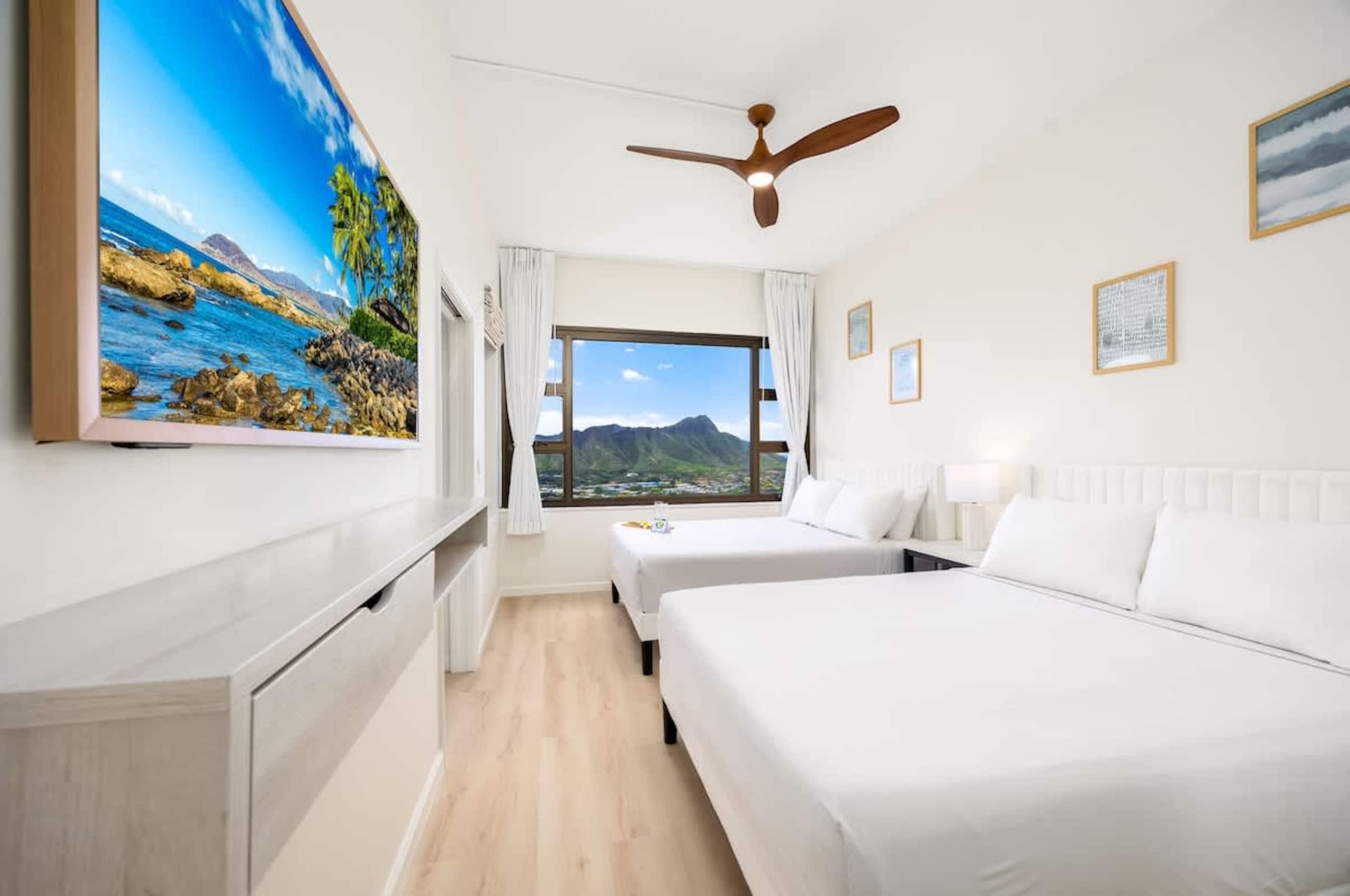 Breezy 1BR w/ ocean, mountain & city views - Image 37