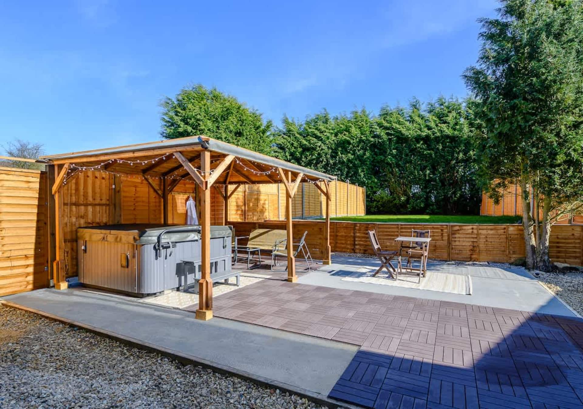 Oxendon Oasis- Luxury Hot Tub Retreat