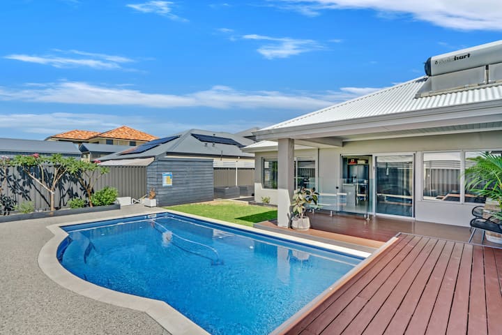 Salt & Serenity – Beachside Escape with Pool