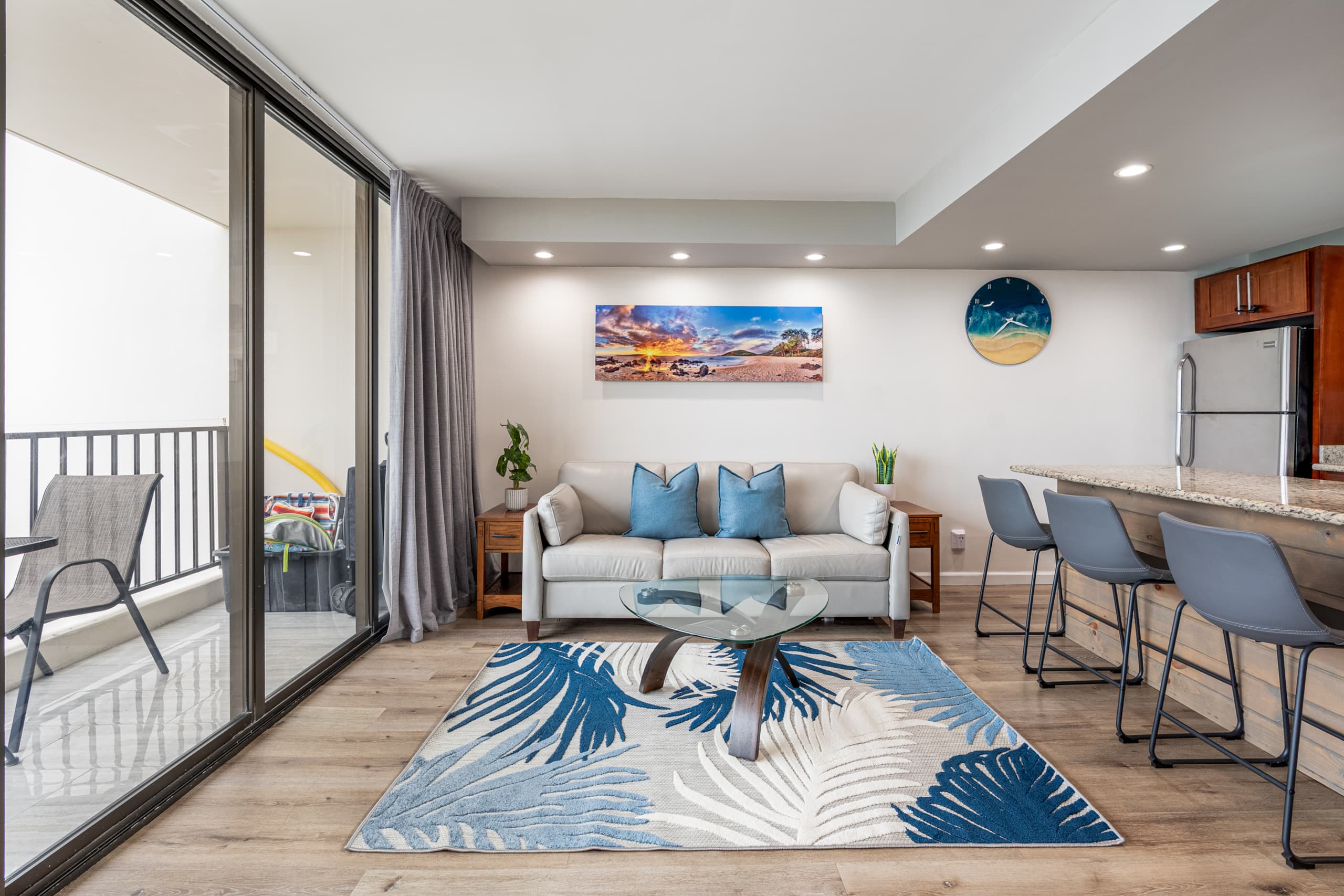 Condo in Honolulu · ★4.98 · 1 bedroom · 2 beds · 1 private bath - Image 2