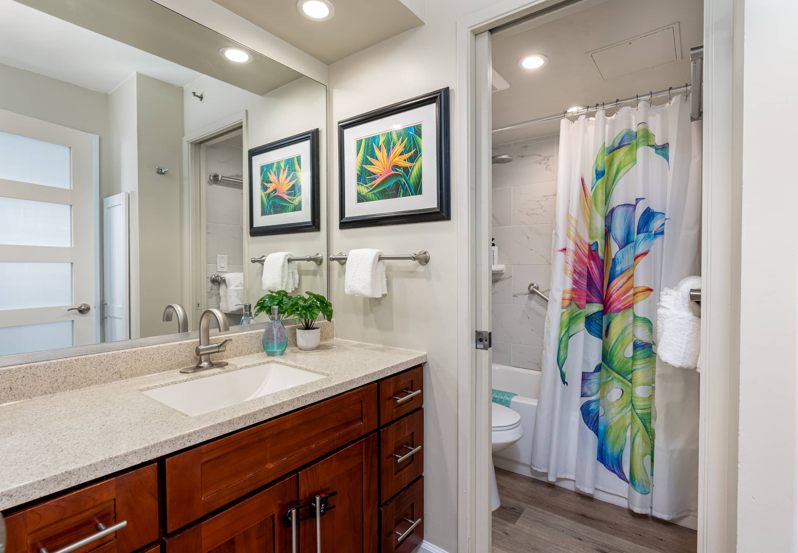 Condo in Honolulu · ★4.98 · 1 bedroom · 2 beds · 1 private bath - Image 16
