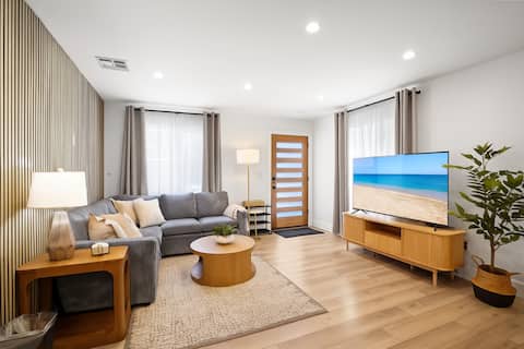 Bloom Retreat | Modern 3BD/2BA Reseda