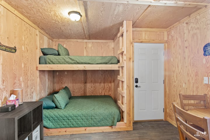 საძინებელი 1