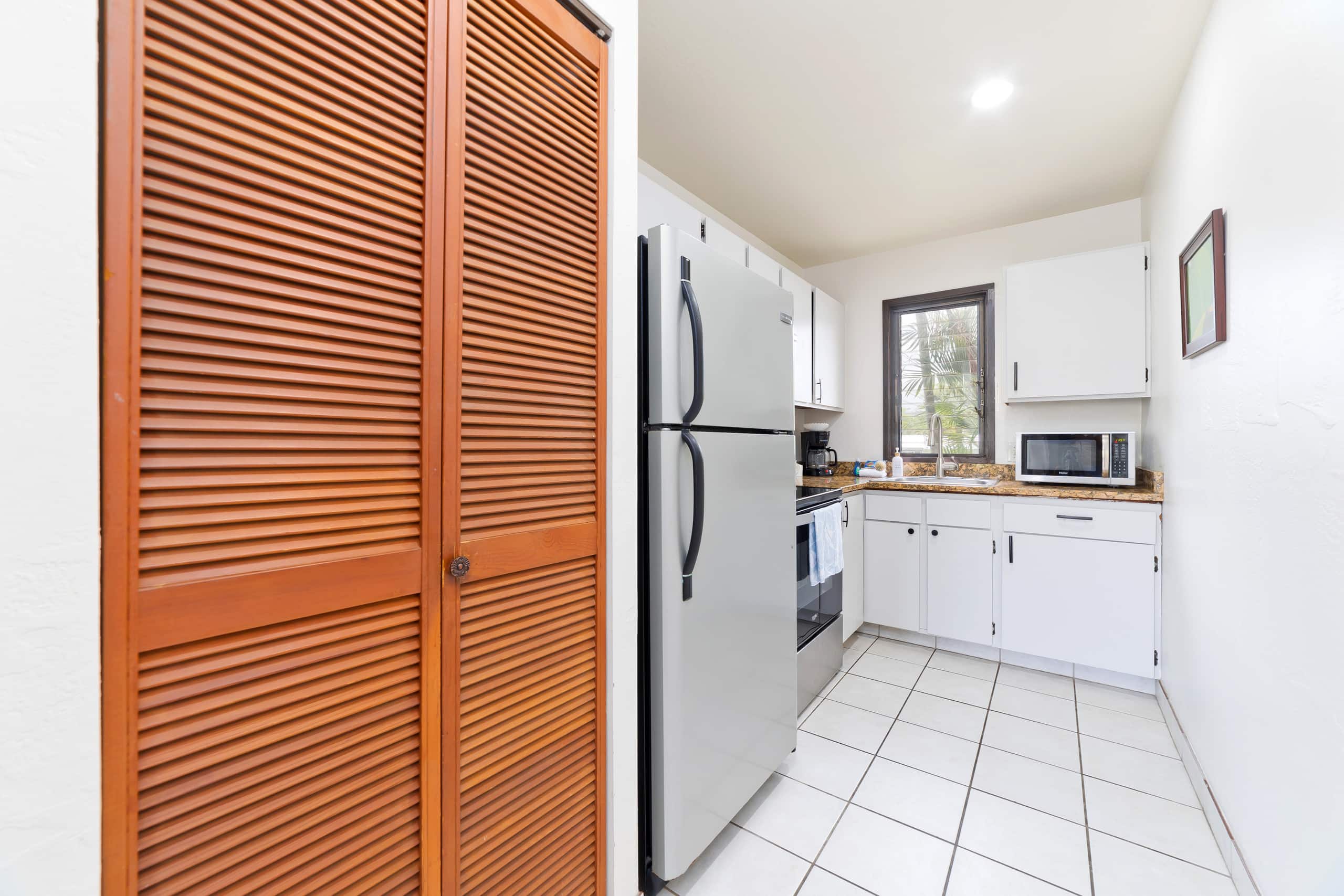 Condo in Kailua-Kona · ★4.8 · Studio · 1 bed · 1 bath - Image 16