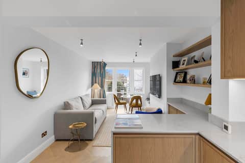 Top Airbnb: Stylish Notting Hill Nest in Kensington And Chelsea
