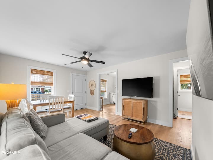 Twin Tides Beach House At Carolina Beach - Unit 1 - Carolina Beach, NC