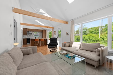 Top performing Airbnb: Modern Waterfront Home Near Long Lake & Trails in Spryfield