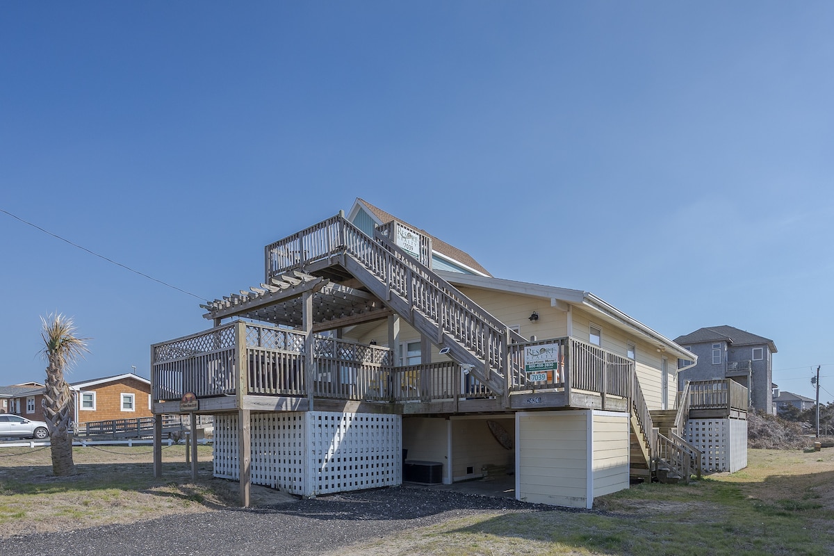 Rodanthe Beach Escape | Hot Tub & Ocean Views