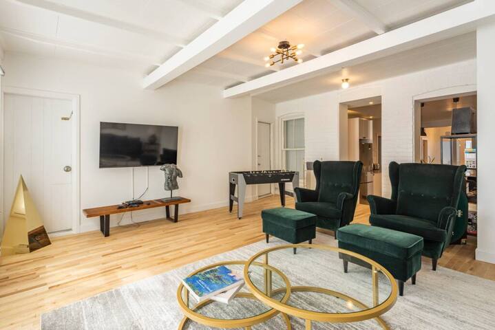 Two 3BR apartments All yours! Downtown MTL gallery image 3
