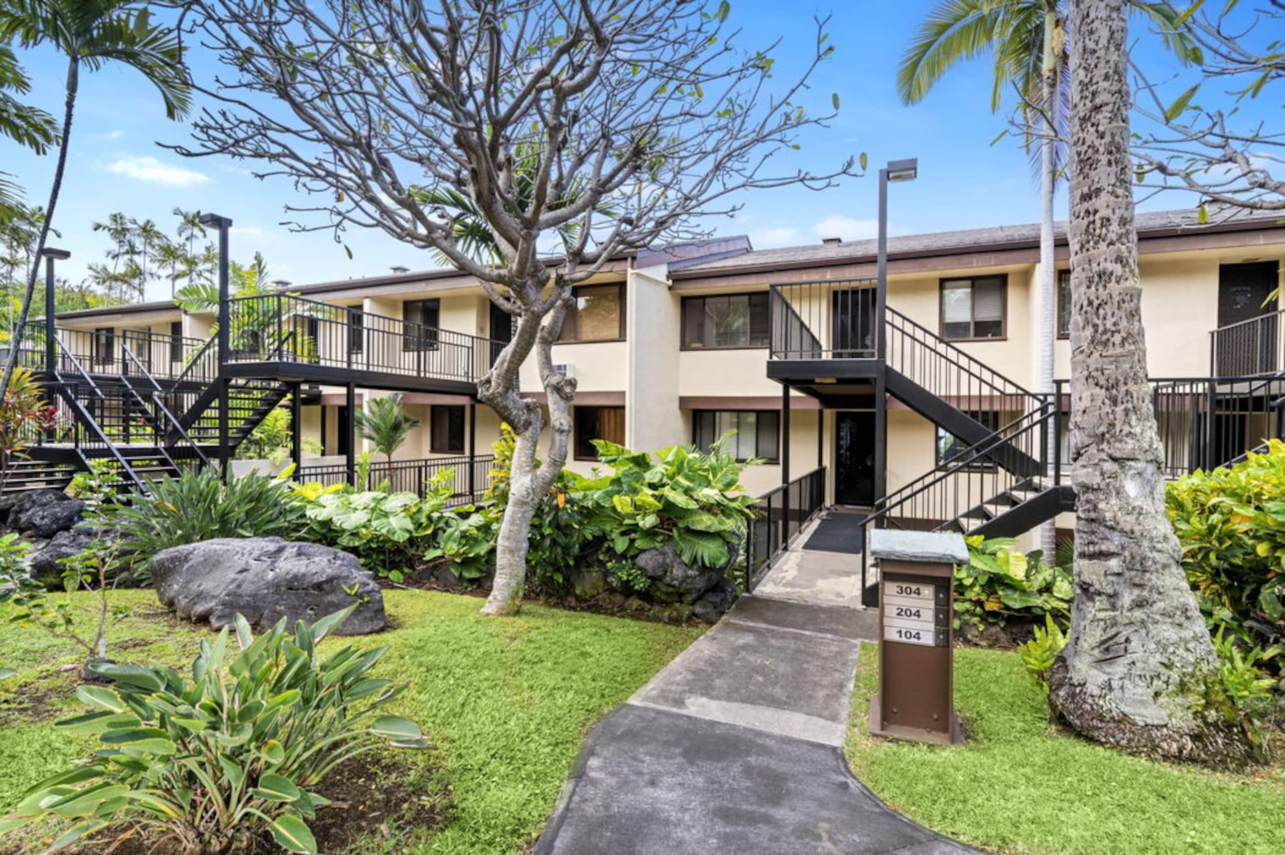 Condo in Kailua-Kona · ★5.0 · 2 bedrooms · 4 beds · 2.5 baths - Image 35