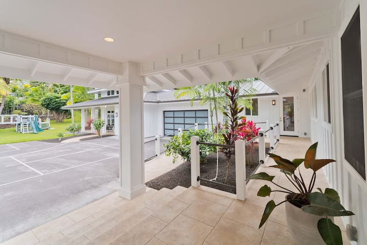 Luxury Retreat in Kona with Saltwater Pool
