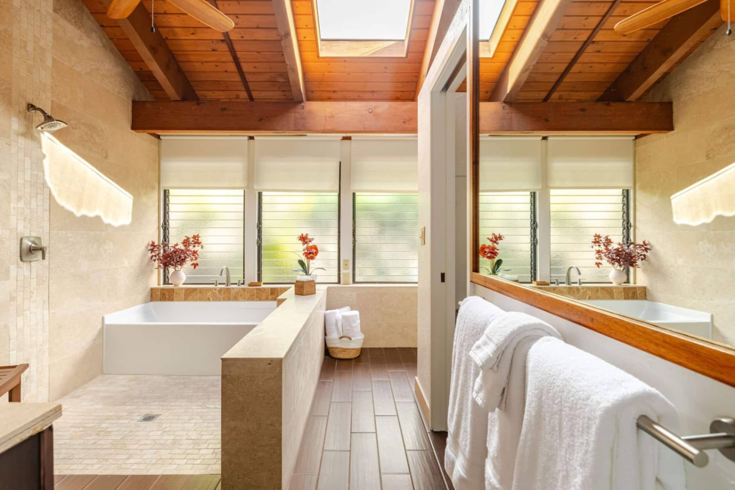 Home in Kailua-Kona · ★5.0 · 4 bedrooms · 6 beds · 3 baths - Image 35
