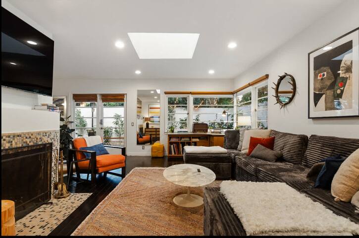 Cozy, 3BD, gated West Hollywood Villa w Hottub gallery image 4