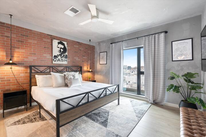 Neon Notes – Walk To Broadway gallery image 4