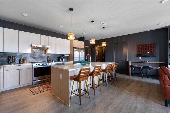 Neon Notes – Walk To Broadway gallery image 3