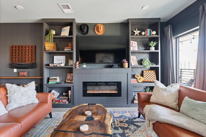 Neon Notes – Walk To Broadway gallery image 2