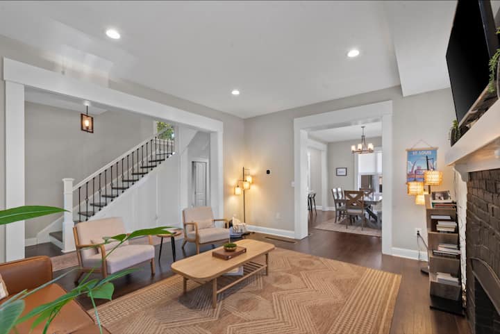 The Gateway Getaway - Houses for Rent in St. Louis, Missouri