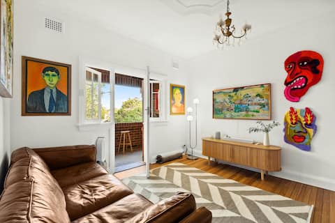 Haus of Art: Mid-Century Modern by Coogee Beach