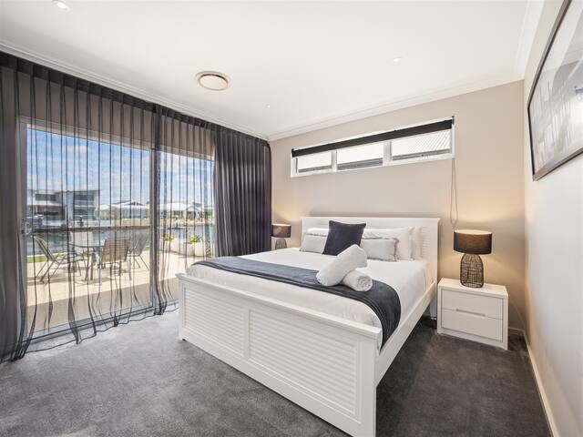 Pontoon Paradise—Waterfront Serenity in Geographe gallery image 3