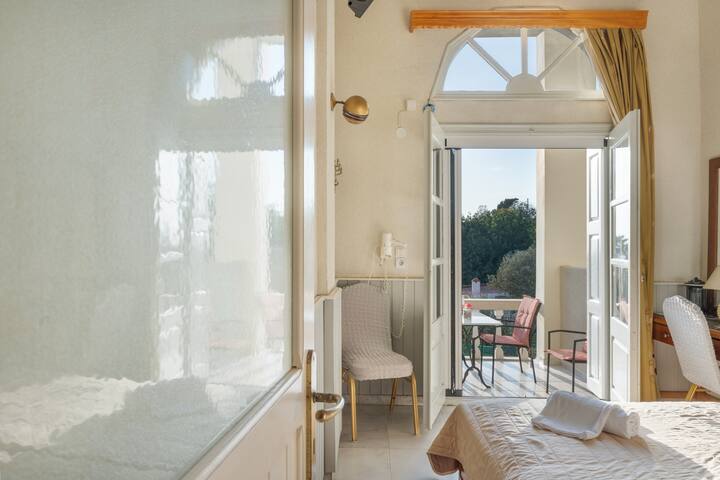 Two-Bedroom Apartment No 4 gallery image 2