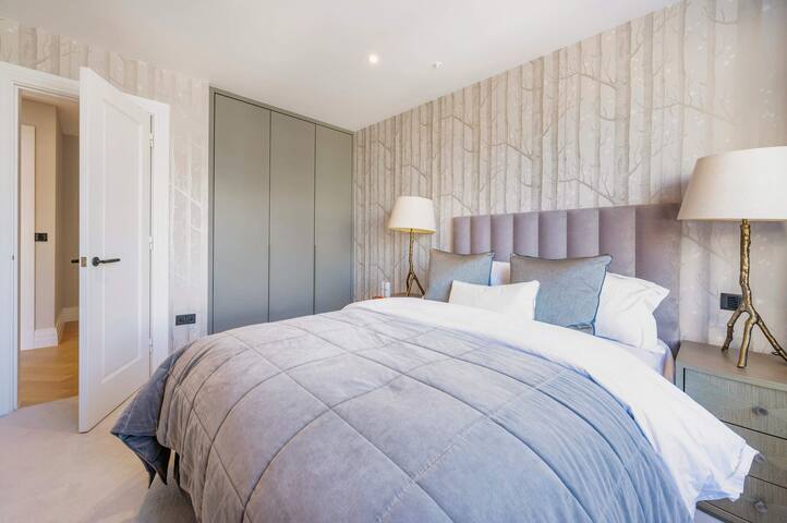 Regents’ Oasis in the Sky- by Out of Office Lifest gallery image 5