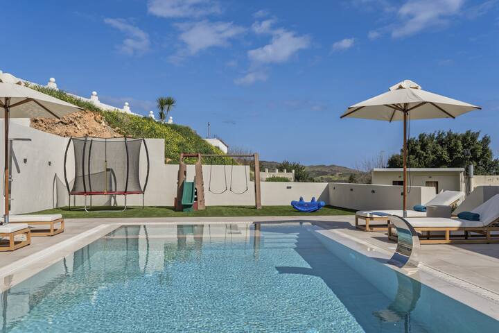 Elysian Villas – With 2 Private Pools gallery image 4