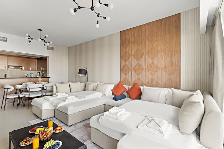 Ambienti i ndenjjes : Dy divane mund të akomodojnë dy persona secili