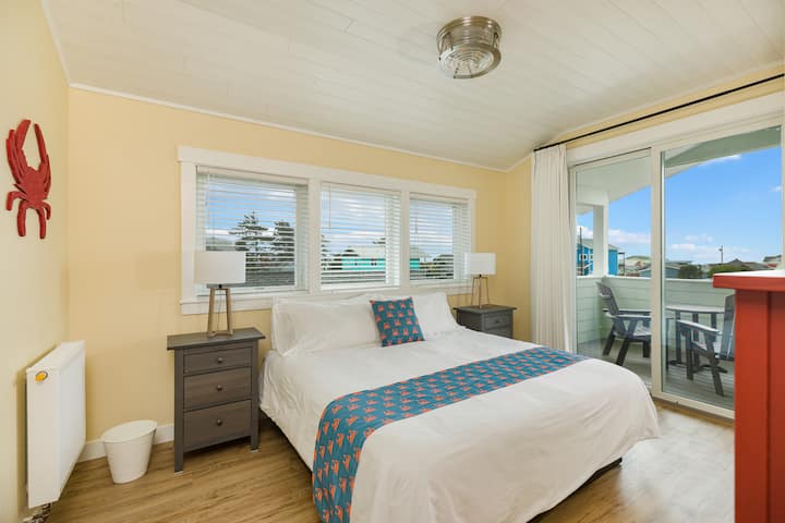 მე-2 სართული საძინებელი დიდი საწოლით