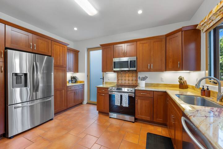 Casa Brisa | 4BR Rooftop Oceanview + 5 Min Beach gallery image 5