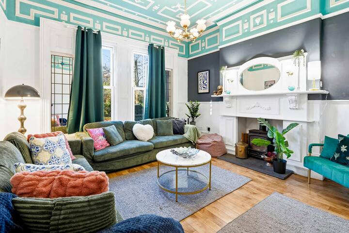 10 min to City Centre | Spacious 6 BR + Garden