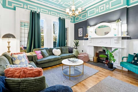 10 min to City Centre | Spacious 6 BR + Garden