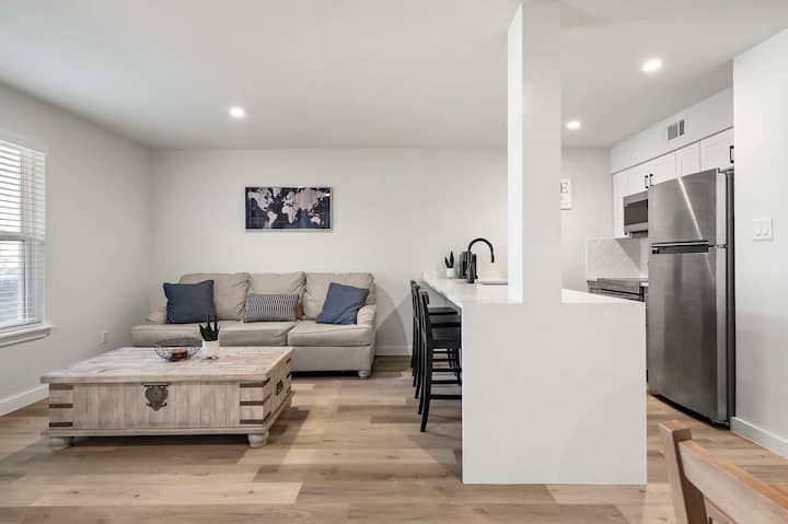 سرير أريكة بحجم كوين مع سحب 