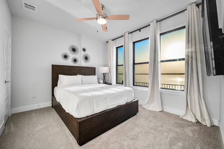 Second bedroom with King bed