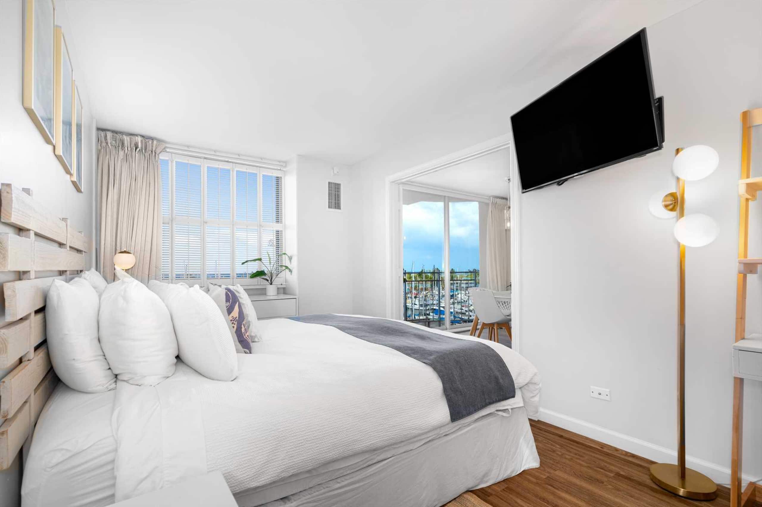 Condo in Honolulu · ★5.0 · 1 bedroom · 2 beds · 1 private bath - Image 21