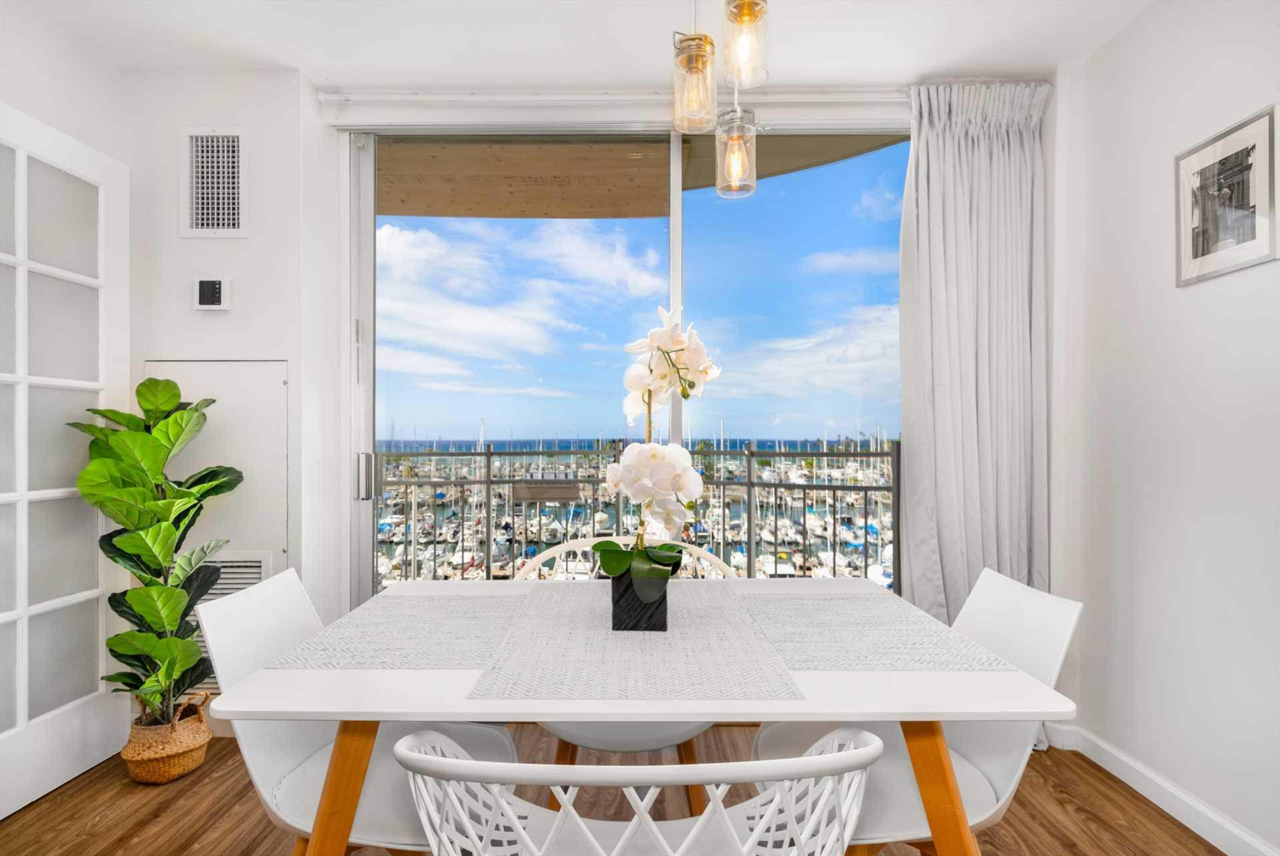 Condo in Honolulu · ★5.0 · 1 bedroom · 2 beds · 1 private bath - Image 13