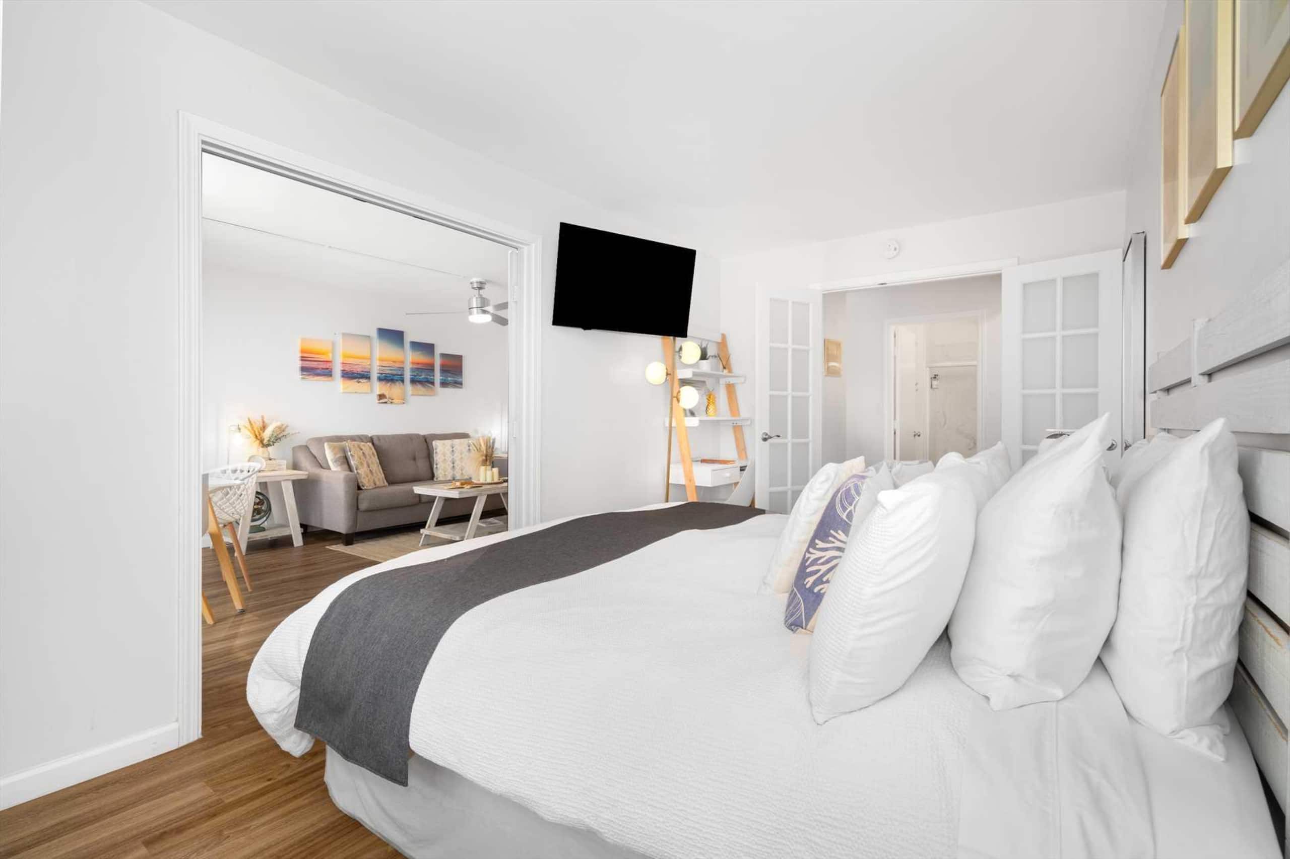 Condo in Honolulu · ★5.0 · 1 bedroom · 2 beds · 1 private bath - Image 20