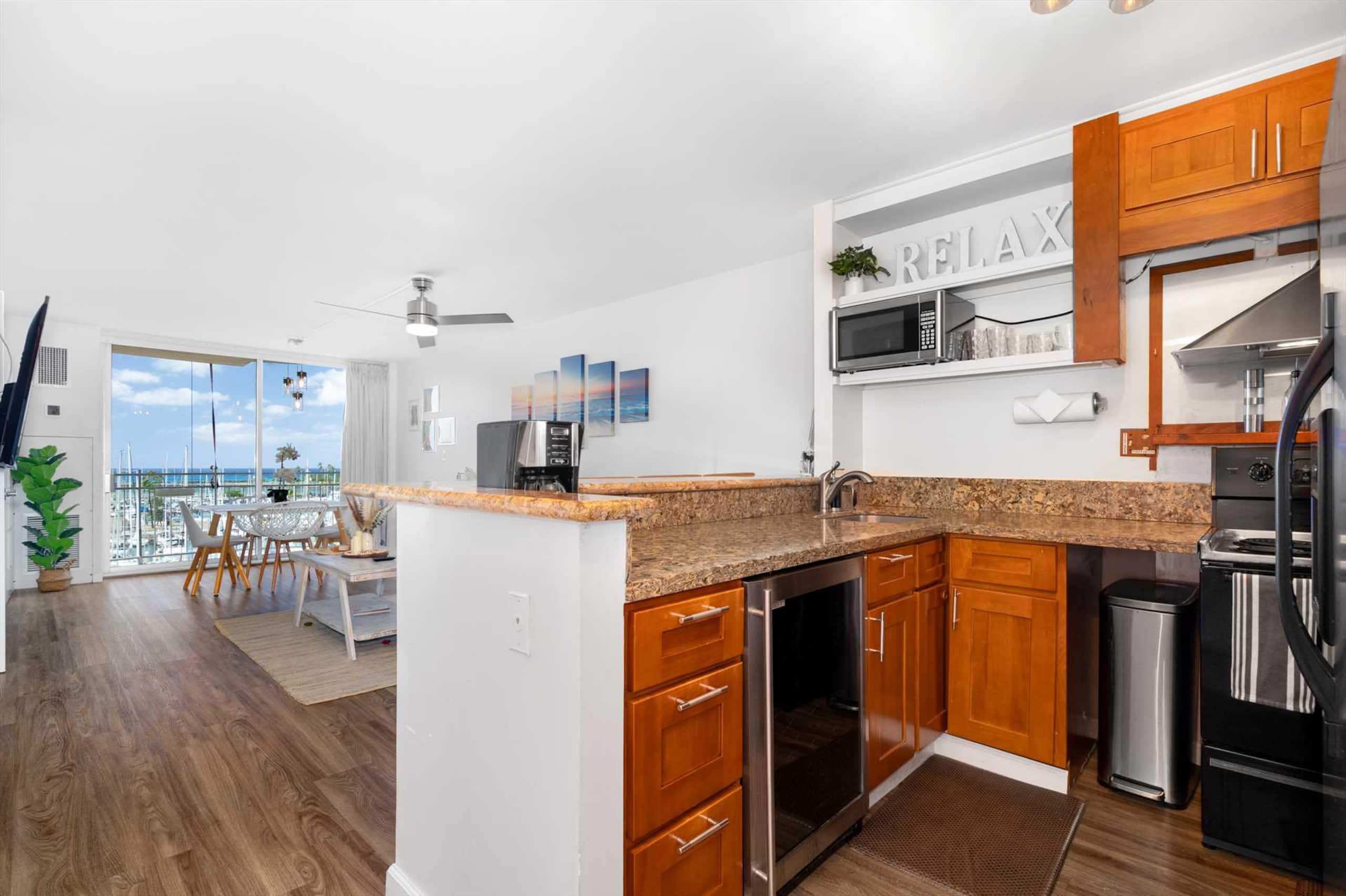 Condo in Honolulu · ★5.0 · 1 bedroom · 2 beds · 1 private bath - Image 5