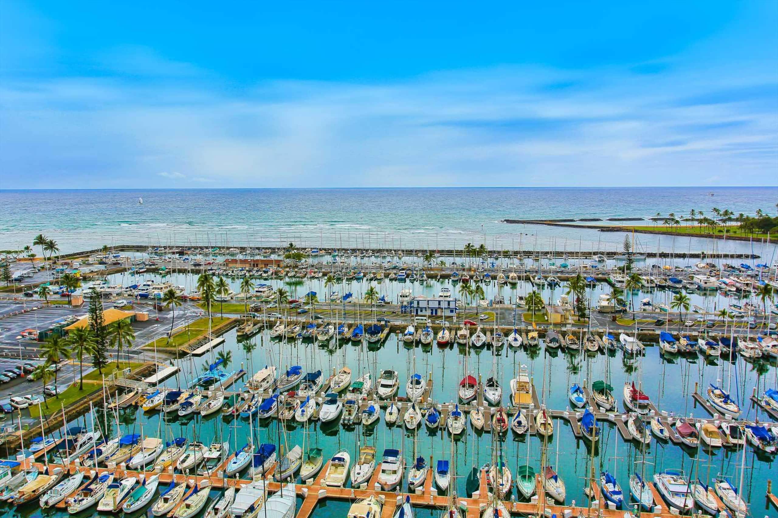 Condo in Honolulu · ★5.0 · 1 bedroom · 2 beds · 1 private bath - Image 15