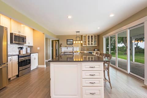 BeachFront 5BD Steps to Cedar Point Private Beach