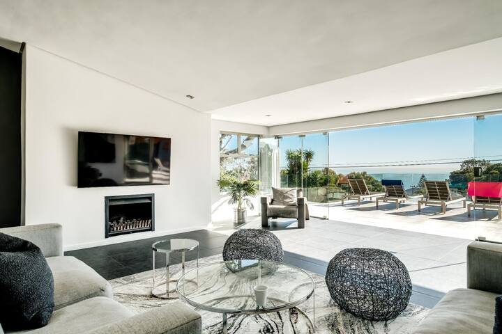 Ocean View Camps Bay 5bed Villa w Pool Valtameri gallery image 2