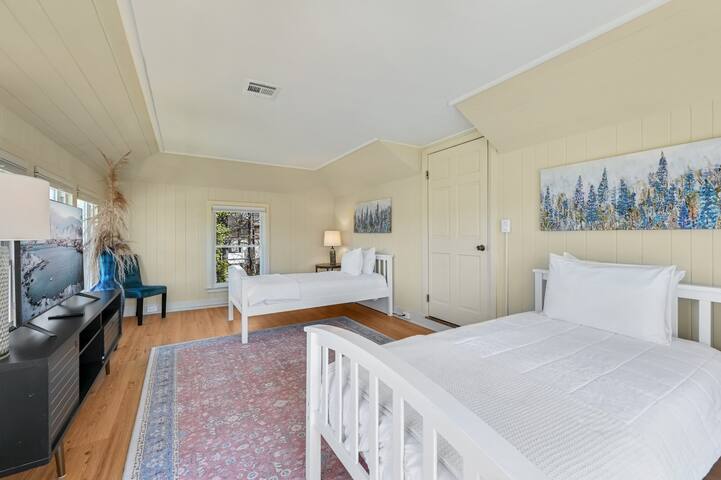 Merrimon Manor Historic Remodel gallery image 3