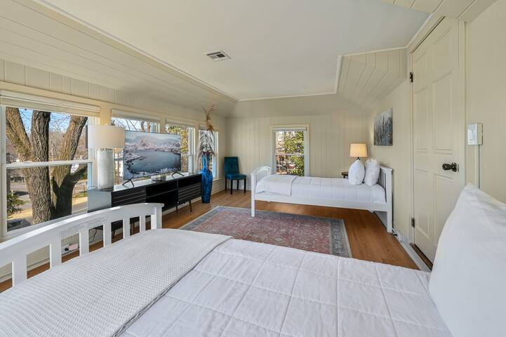 Merrimon Manor Historic Remodel gallery image 4