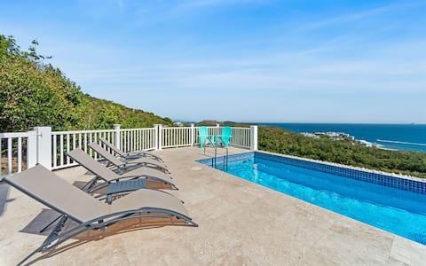 Sleeps 9 - Generator - Central Location - POOL!