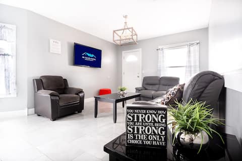 Modern 4BR Near the Falls –Sleeps 11