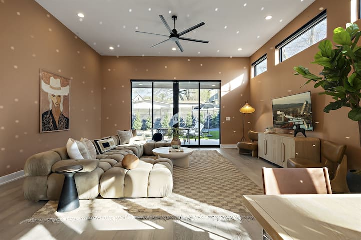 Estrella Azul: LUXE Pool | Spa ~ Perfect Location gallery image 2